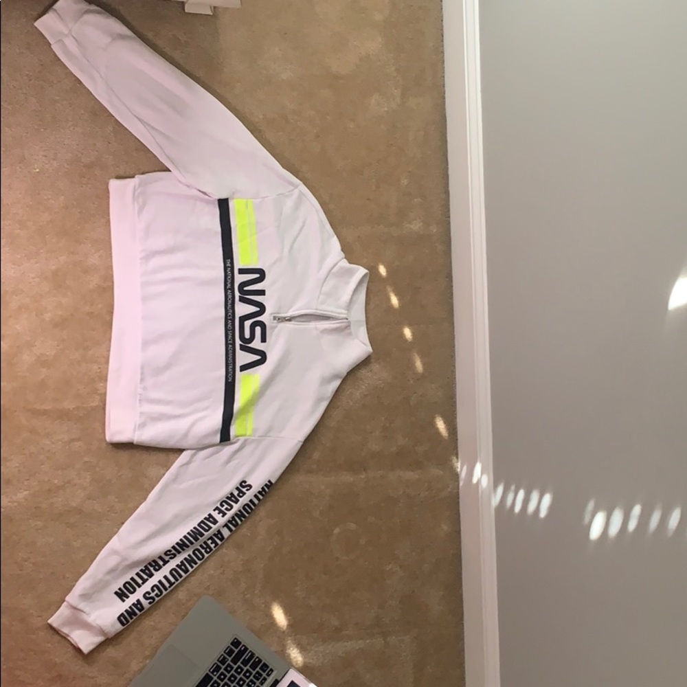 H&M Pullover Sweatshirt/Top